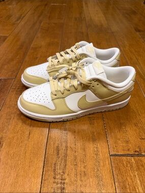 Nike Low-Top Sneakers in Cream and White